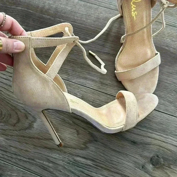 Lulus - Picture 2 of 4